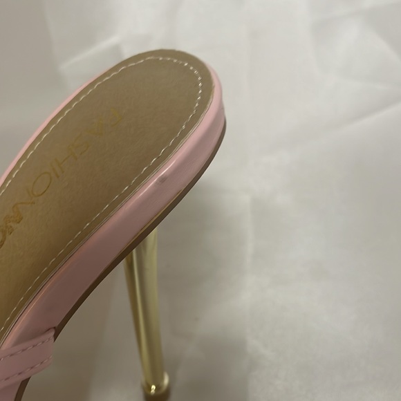 Fashion Nova Size 8 Fluffy Point Open Toe Sandal 6in Faux Leather Heels - Picture 6 of 8